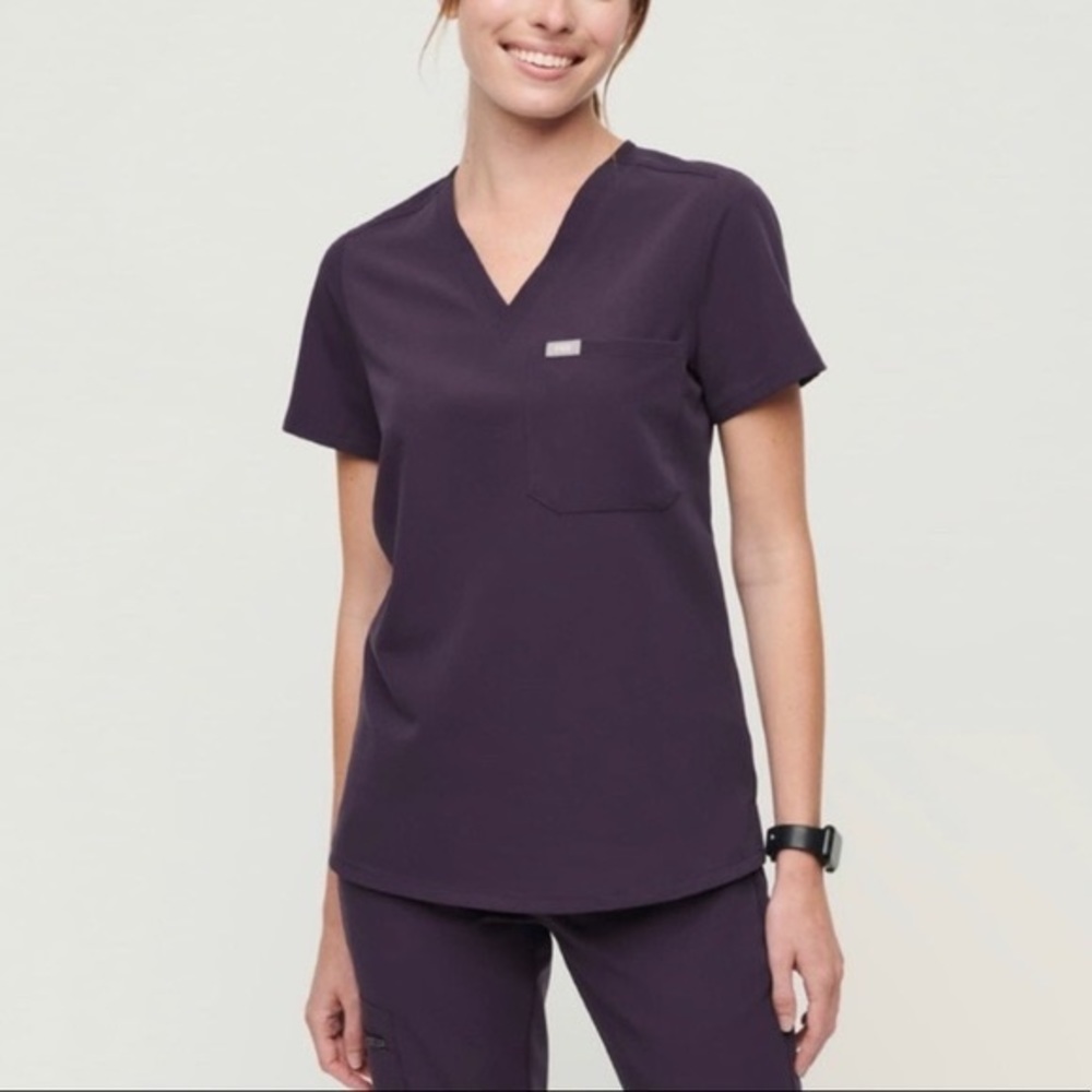 Purple shadow figs scrub